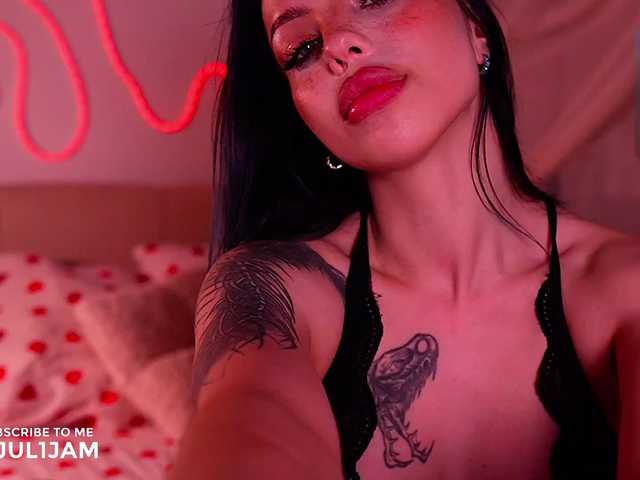 juli-jam live cam on BongaCams