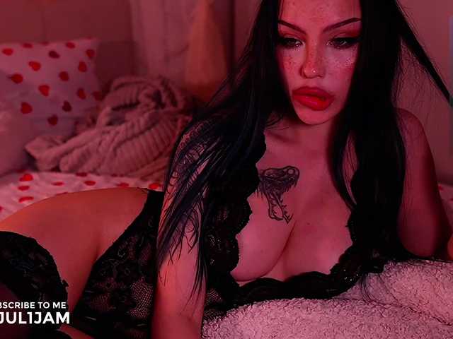 juli-jam live cam on BongaCams