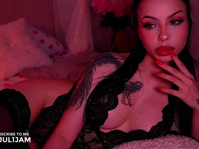 juli-jam live cam on BongaCams