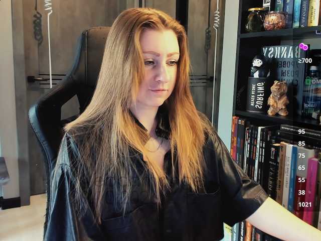 le modèle -Web-cam-angel- est en webcam porno dans un show sur le site bongacams, il possède les tags suivants: White/Caucasian,Blonde,Shaved