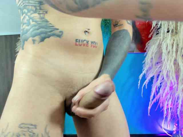 Queenramona_hot