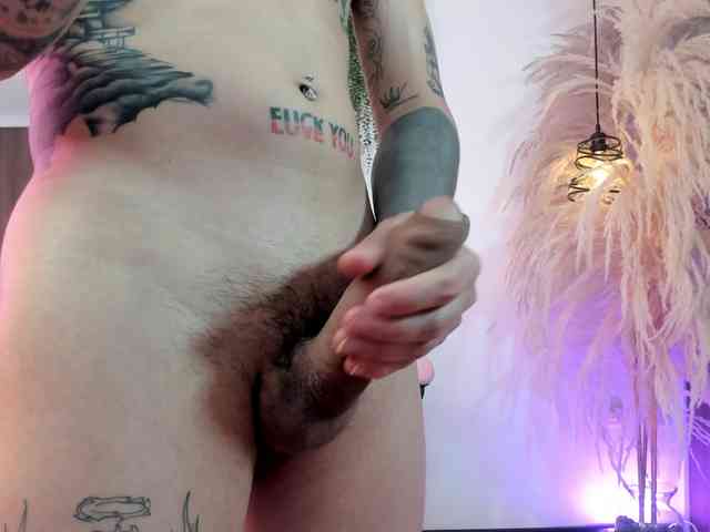 Queenramona_hot