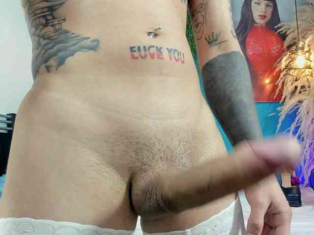 Queenramona_hot