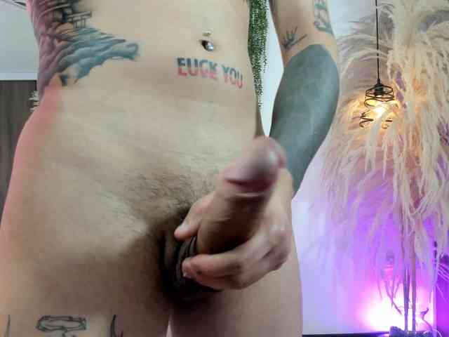Queenramona_hot