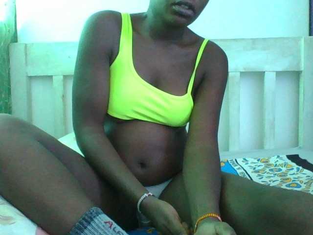 sweetchic's BongaCams show and profile