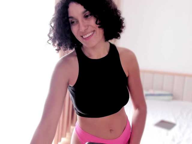 Curly-Sue live cam on BongaCams