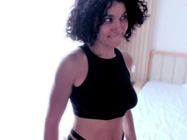 curly-sue live sex show