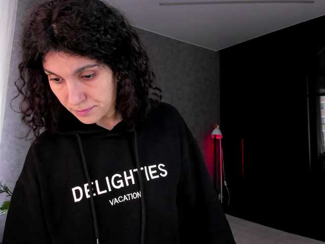 Curly-Sue's BongaCams show and profile