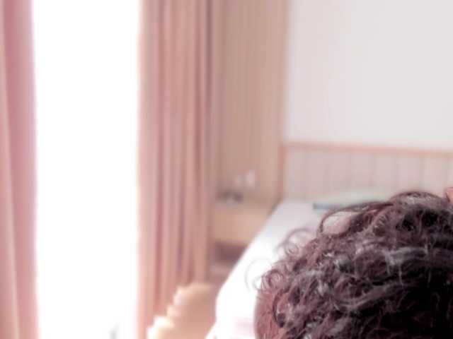 Curly-Sue live webcam show