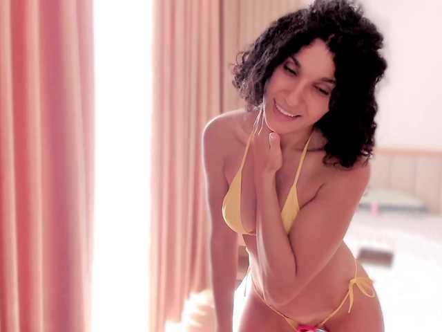 Curly-Sue live webcam show