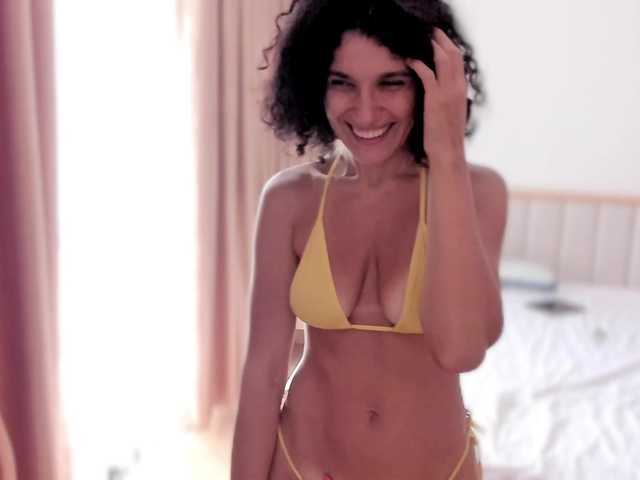 Curly-Sue live webcam show