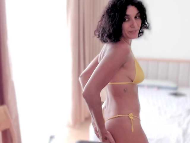 Curly-Sue live webcam show