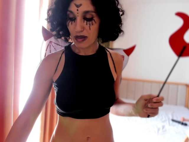 Curly-Sue live cam on BongaCams