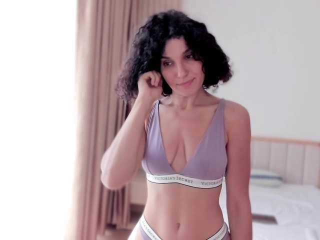 Curly-Sue live cam on BongaCams