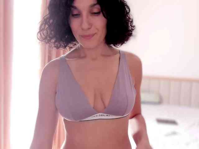 Curly-Sue webcam