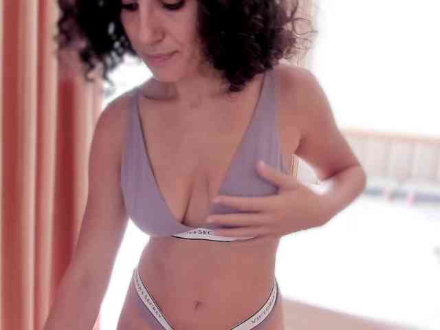 Curly-Sue webcam