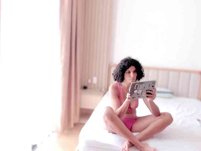 Curly-Sue webcam