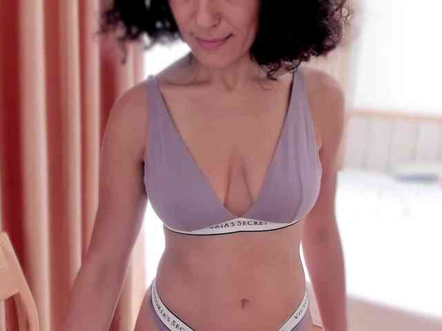 Curly-Sue webcam