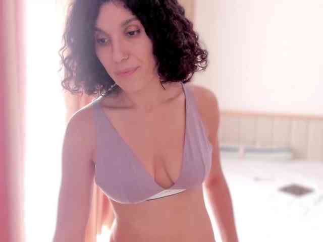 Curly-Sue webcam