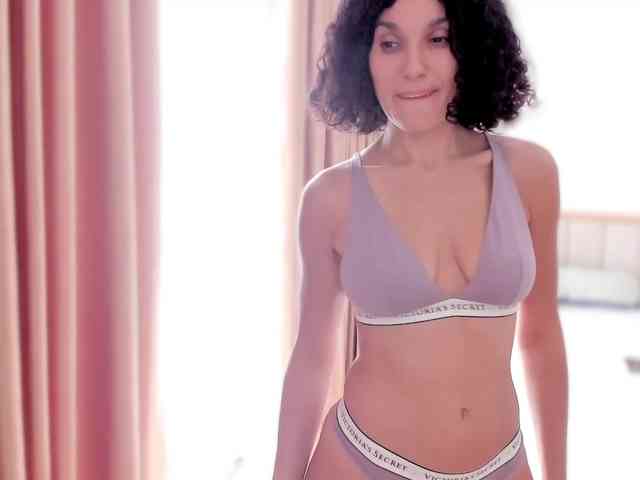 Curly-Sue webcam