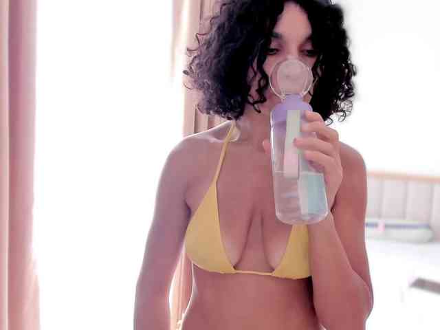 Curly-Sue webcam