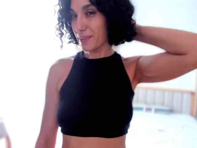 Curly-Sue webcam