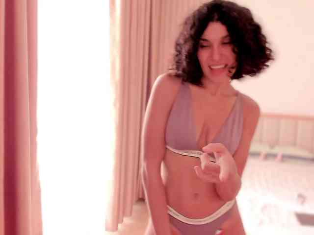 Curly-Sue webcam