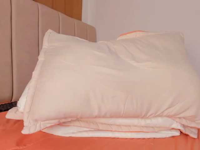 isa-bunny1 live cam on BongaCams