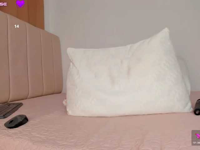 isa-bunny1 live cam on BongaCams
