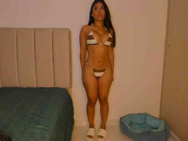 isa-bunny1 Live Webcam on BongaCams