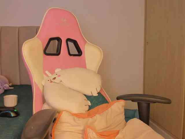 isa-bunny1 Live Webcam on BongaCams