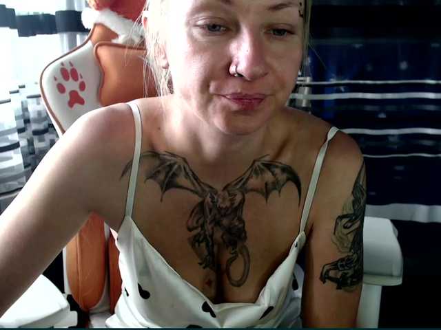 Lollifoxy live cam on BongaCams