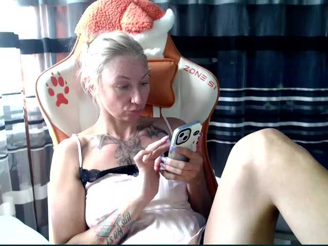 Lollifoxy live webcam show