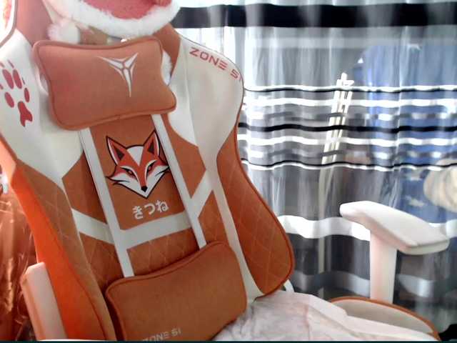 Lollifoxy live cam on BongaCams