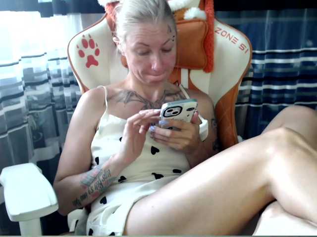 Lollifoxy live cam on BongaCams