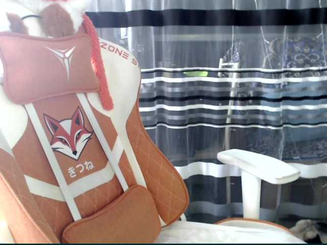 Lollifoxy's BongaCams show and profile