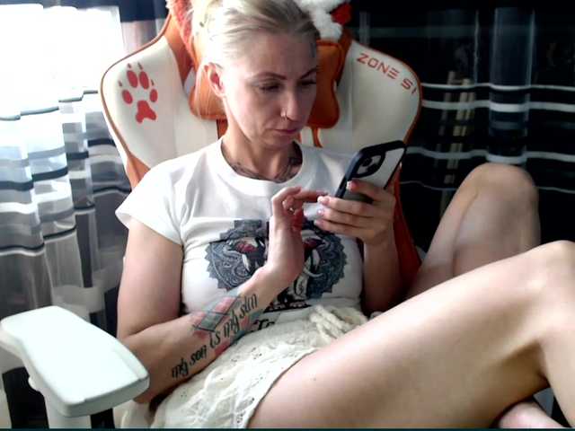 Lollifoxy live cam on BongaCams