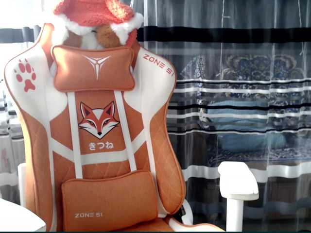 Lollifoxy's BongaCams show and profile