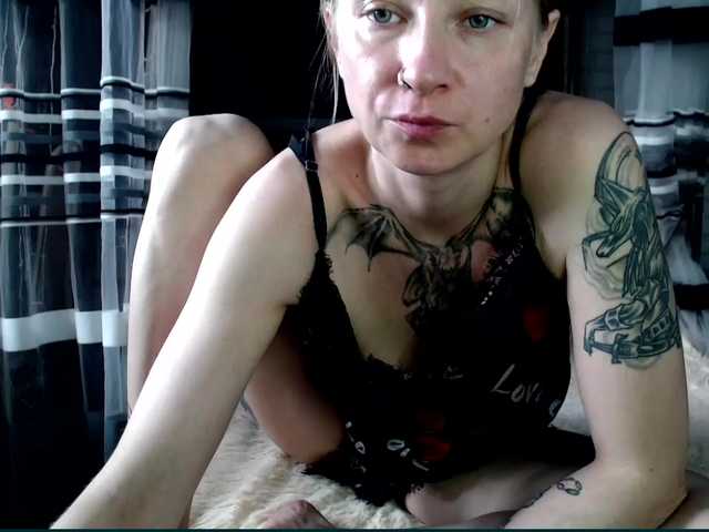 Lollifoxy live cam on BongaCams