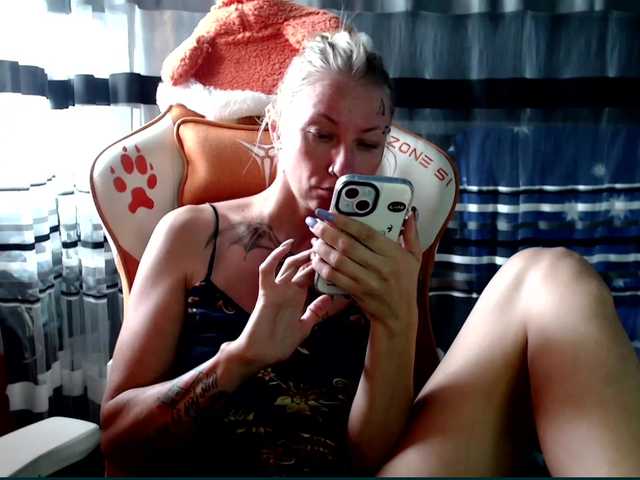 Lollifoxy live cam on BongaCams