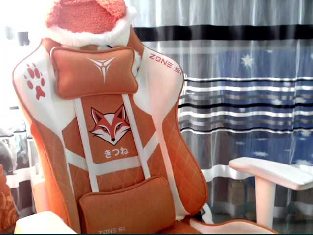 Lollifoxy live webcam show