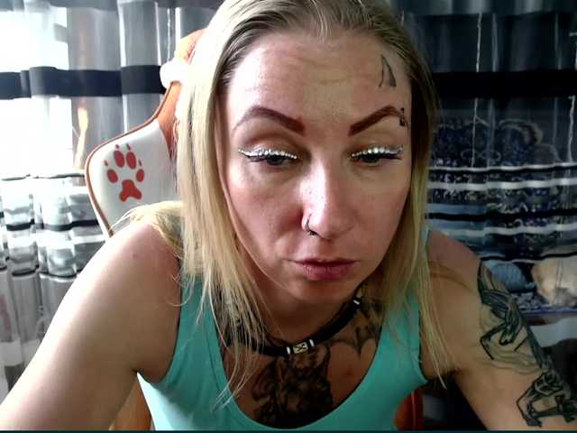 Lollifoxy's BongaCams show and profile