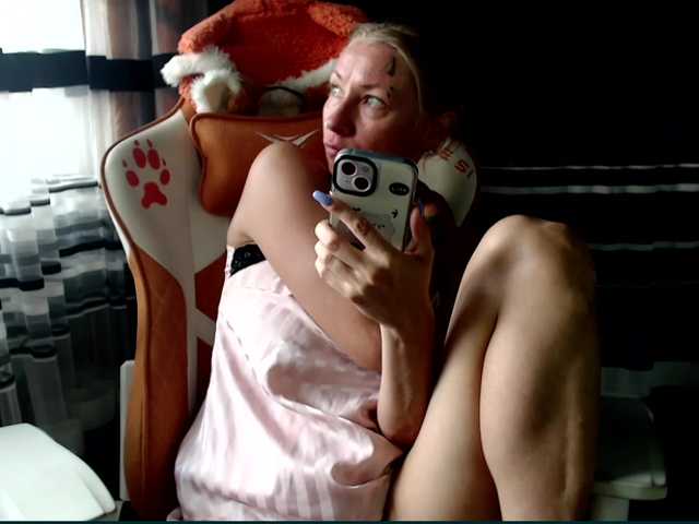 Lollifoxy live webcam show