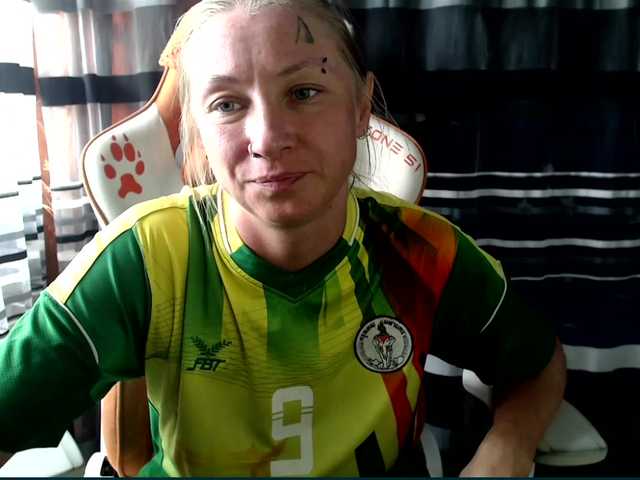 Lollifoxy live webcam show