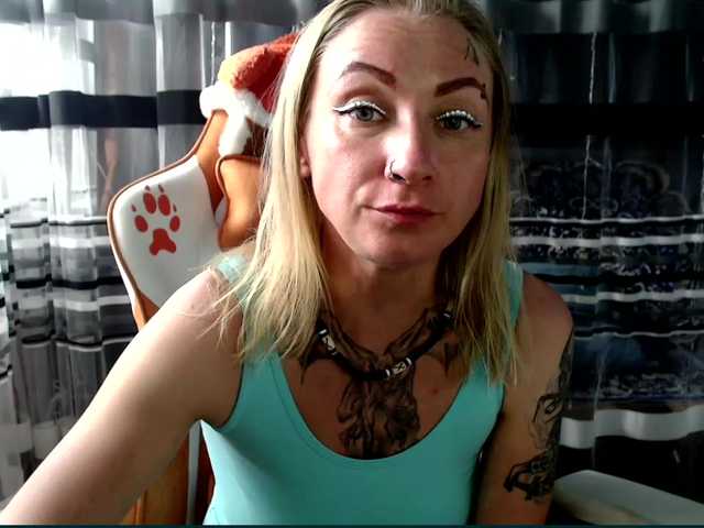 Lollifoxy's BongaCams show and profile