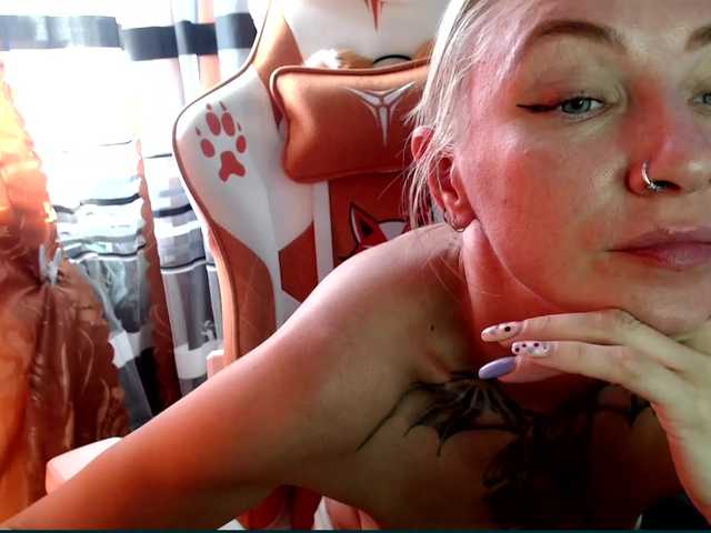 Lollifoxy live webcam show