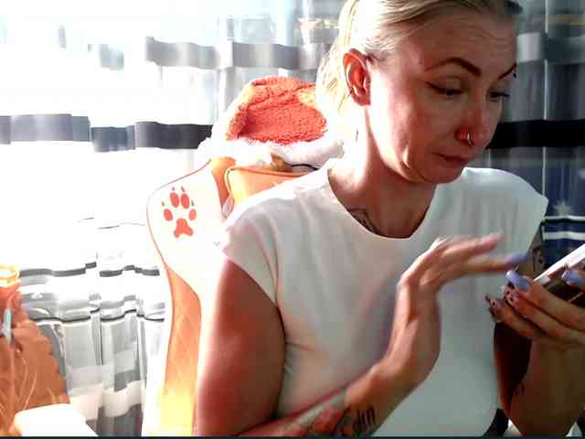 Lollifoxy Live Webcam on BongaCams