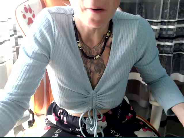 Lollifoxy Live Webcam on BongaCams
