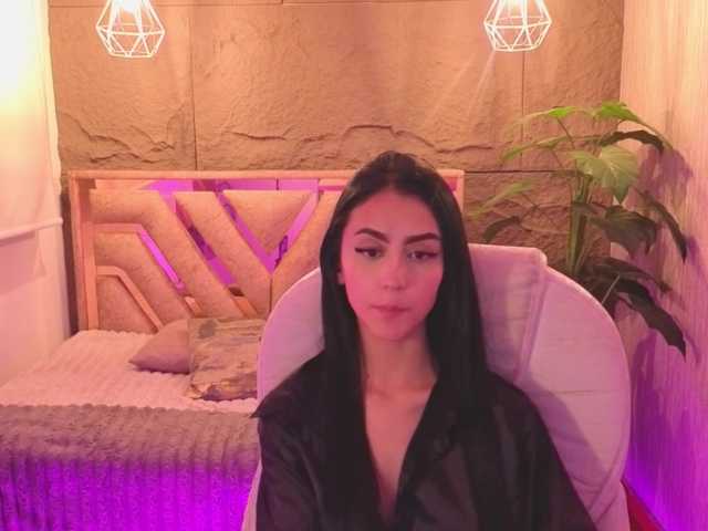 Coraliinee live cam on BongaCams