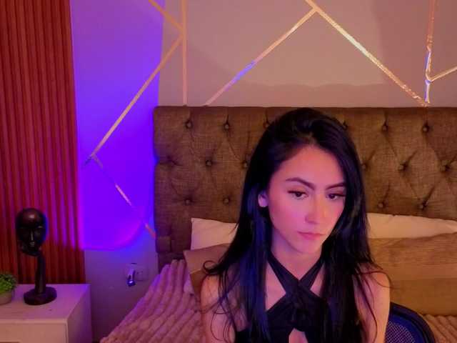 Coraliinee live cam on BongaCams